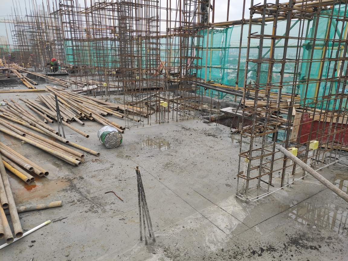 4号楼10层墙体钢筋绑扎完成(西单元)