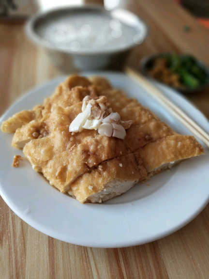 嚼嘴大龙虾地道豆饼角,桥头论道青梅煮酒,月转摩天轮