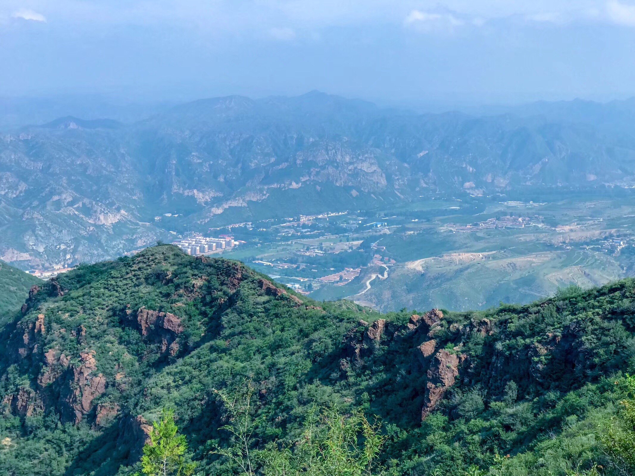 晓婕摄影美篇晴空万里下的鱼儿山和雨后云雾中鱼儿山