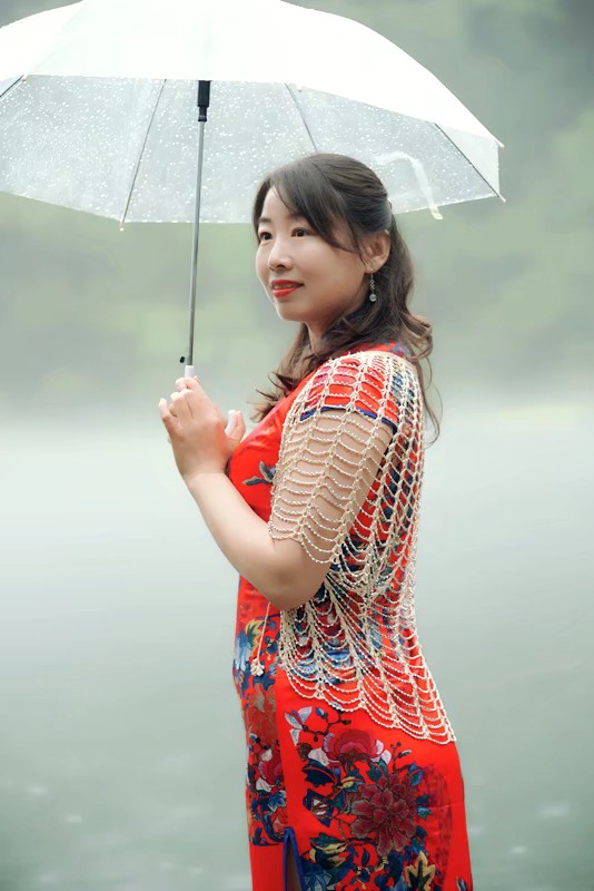 雨中旗袍