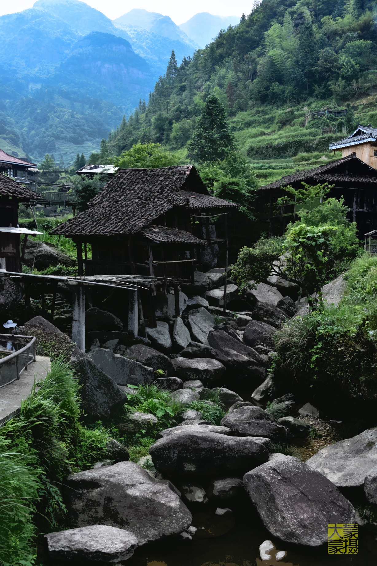 柳州风情青山寨探石上人家