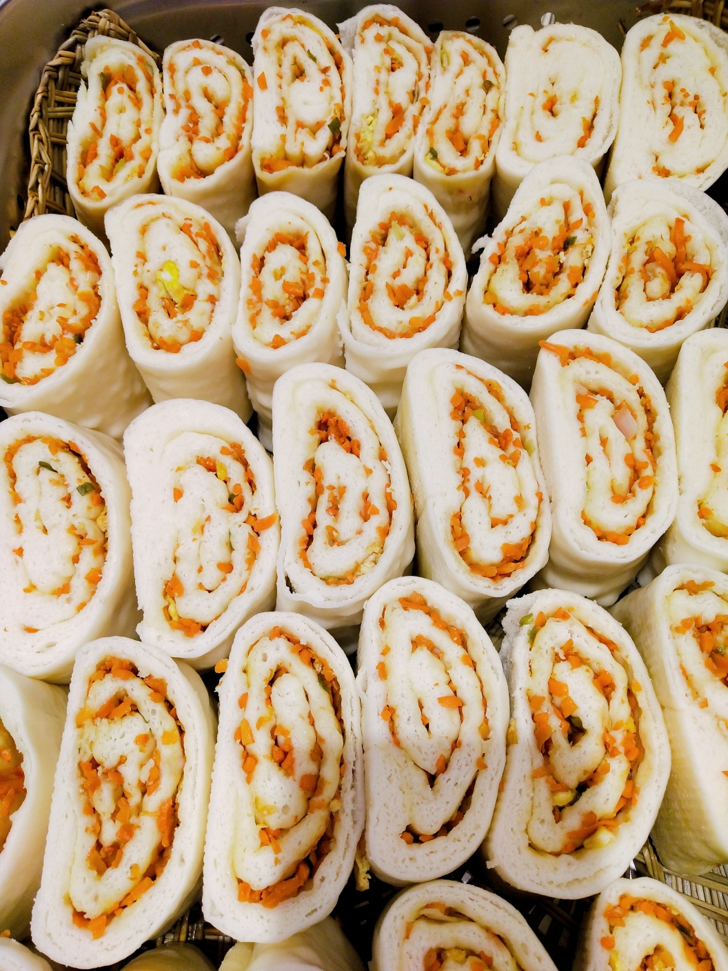 胡萝卜鸡蛋卷制作人:陈春霞