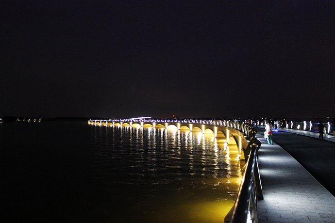 青浦彩虹桥夜景图片图片