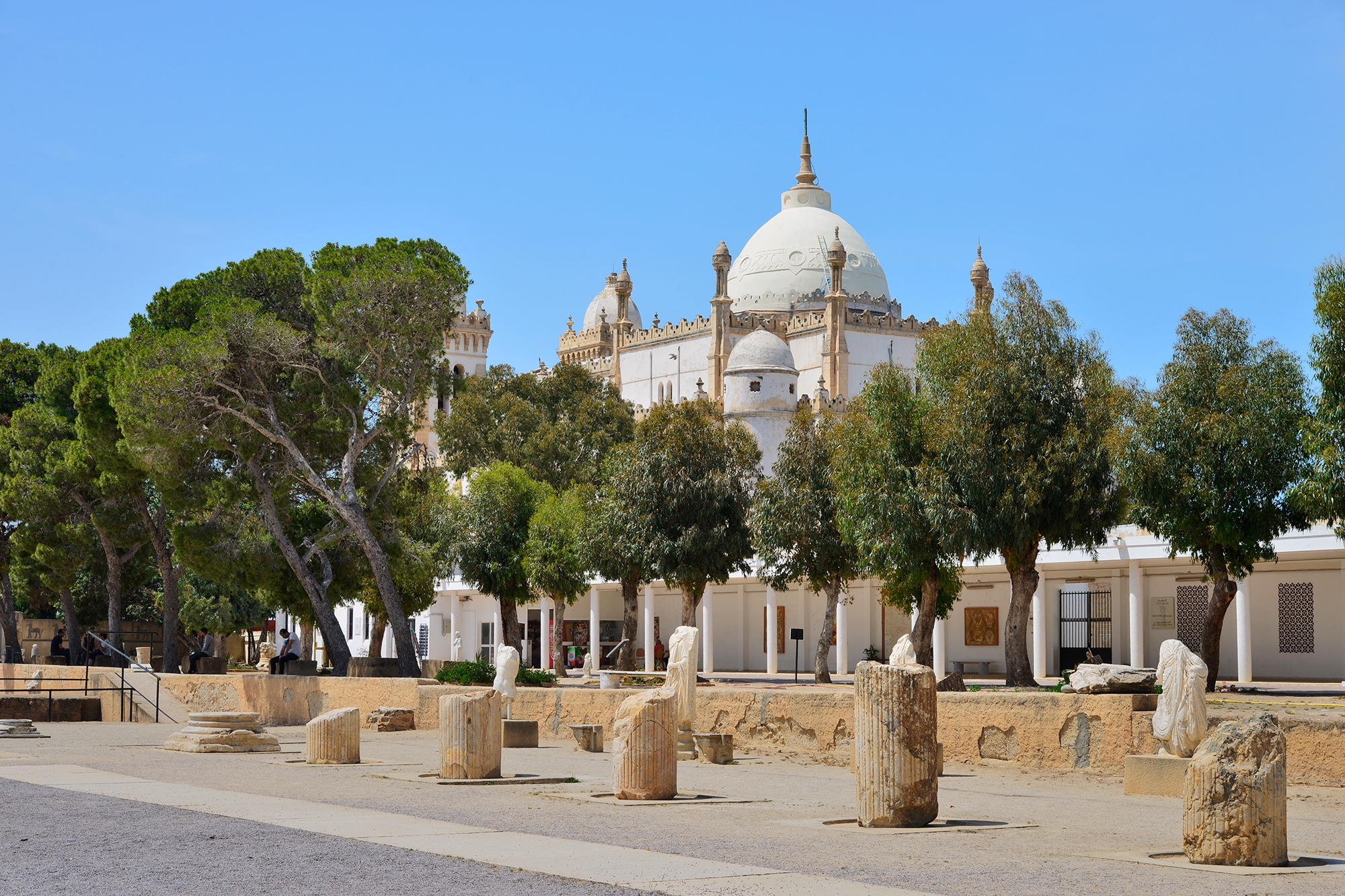 突尼斯首都突尼斯迦太基古城蓝白小镇安东尼浴场