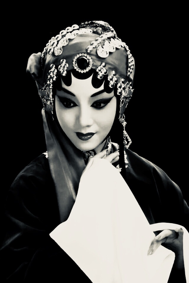 清风揉拂了千年,青衣飘过人世间.