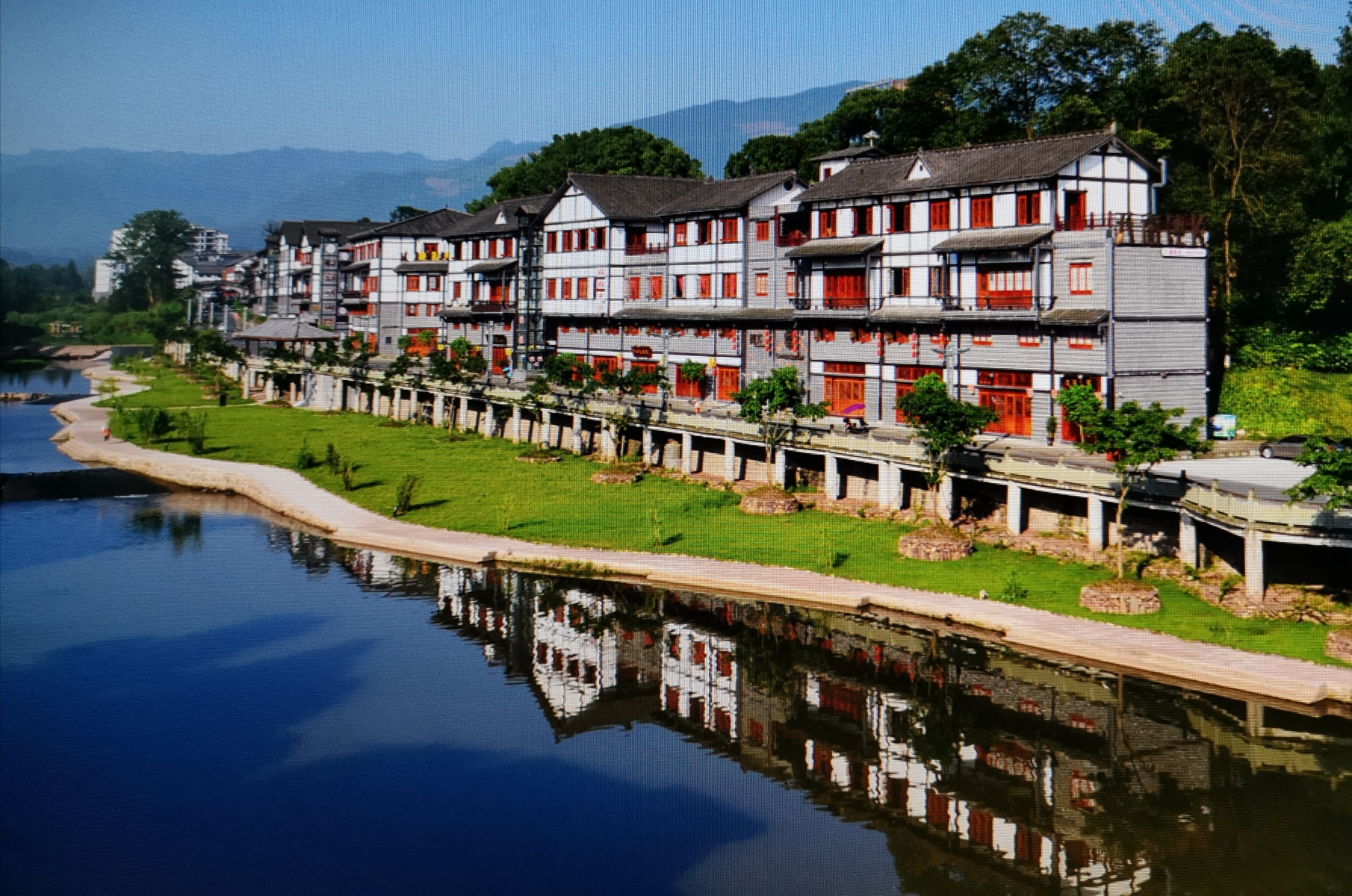 庆祝建国七十周年一组手机随拍记录沐川县城的变迁和山水风光让您在