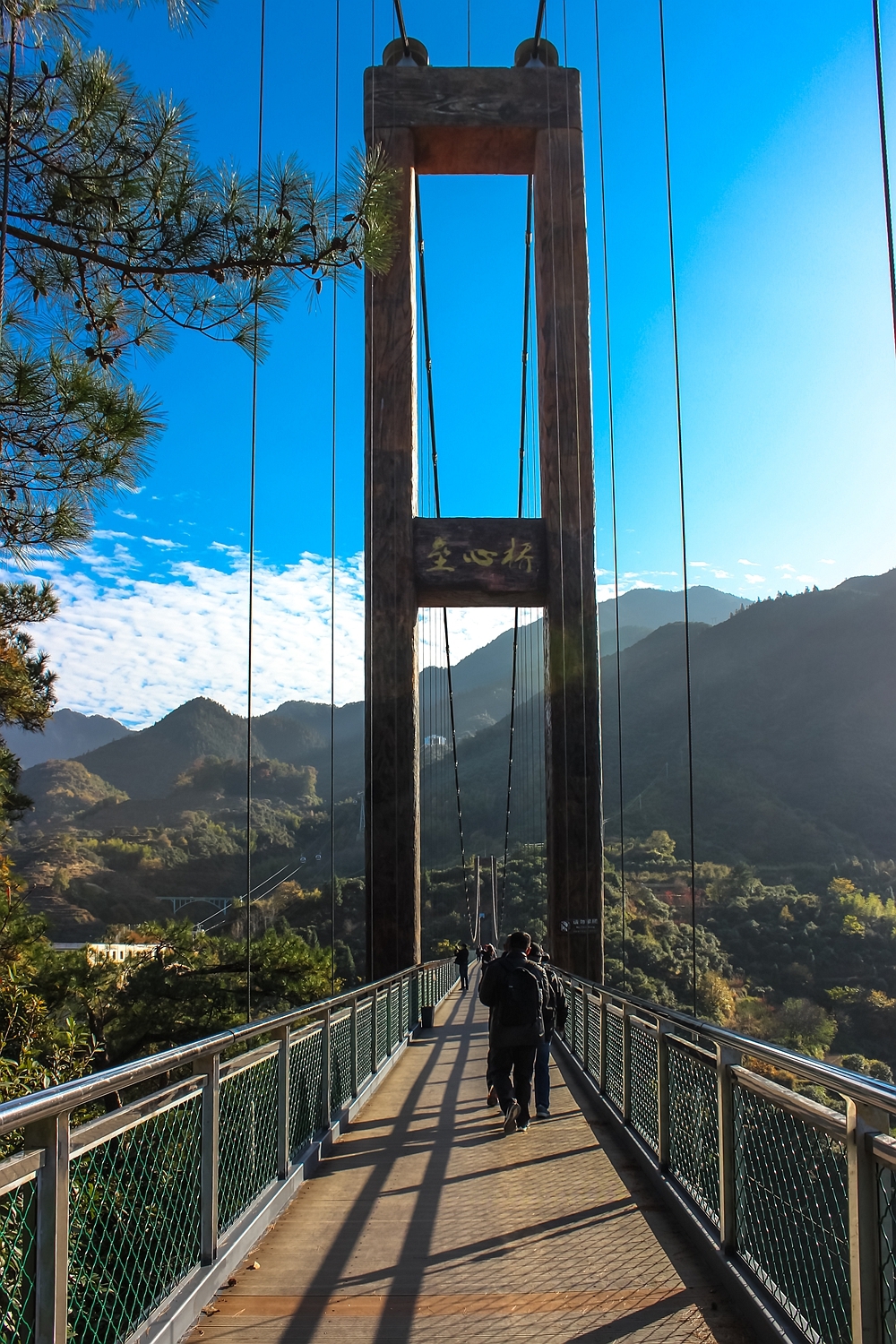婺源篁岭的垒心桥梯田花海欢乐颂2中美翻的外景拍摄地