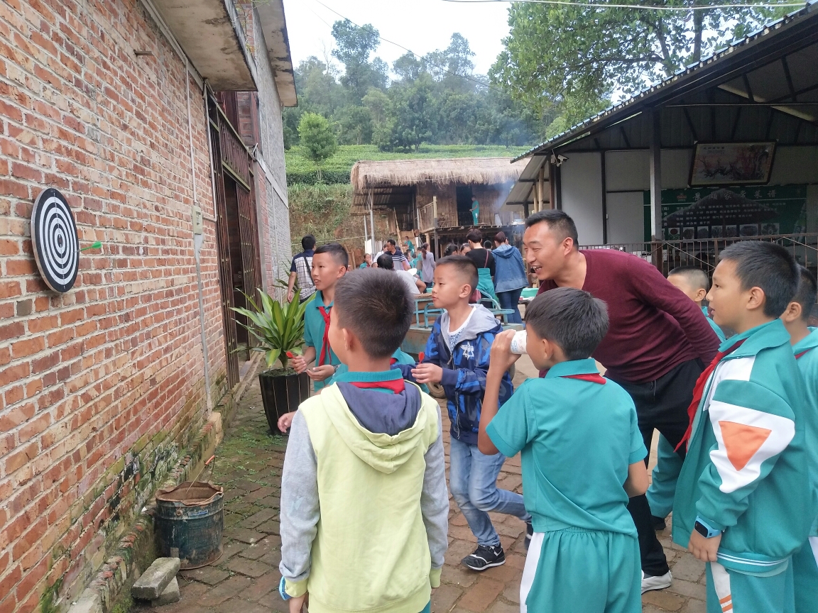 聚焦Ⅱ就在今天芒市三小200班同学走进载瓦拥他们去干什么