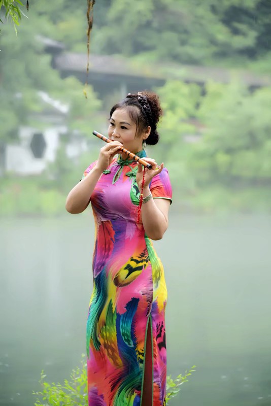 雨中旗袍
