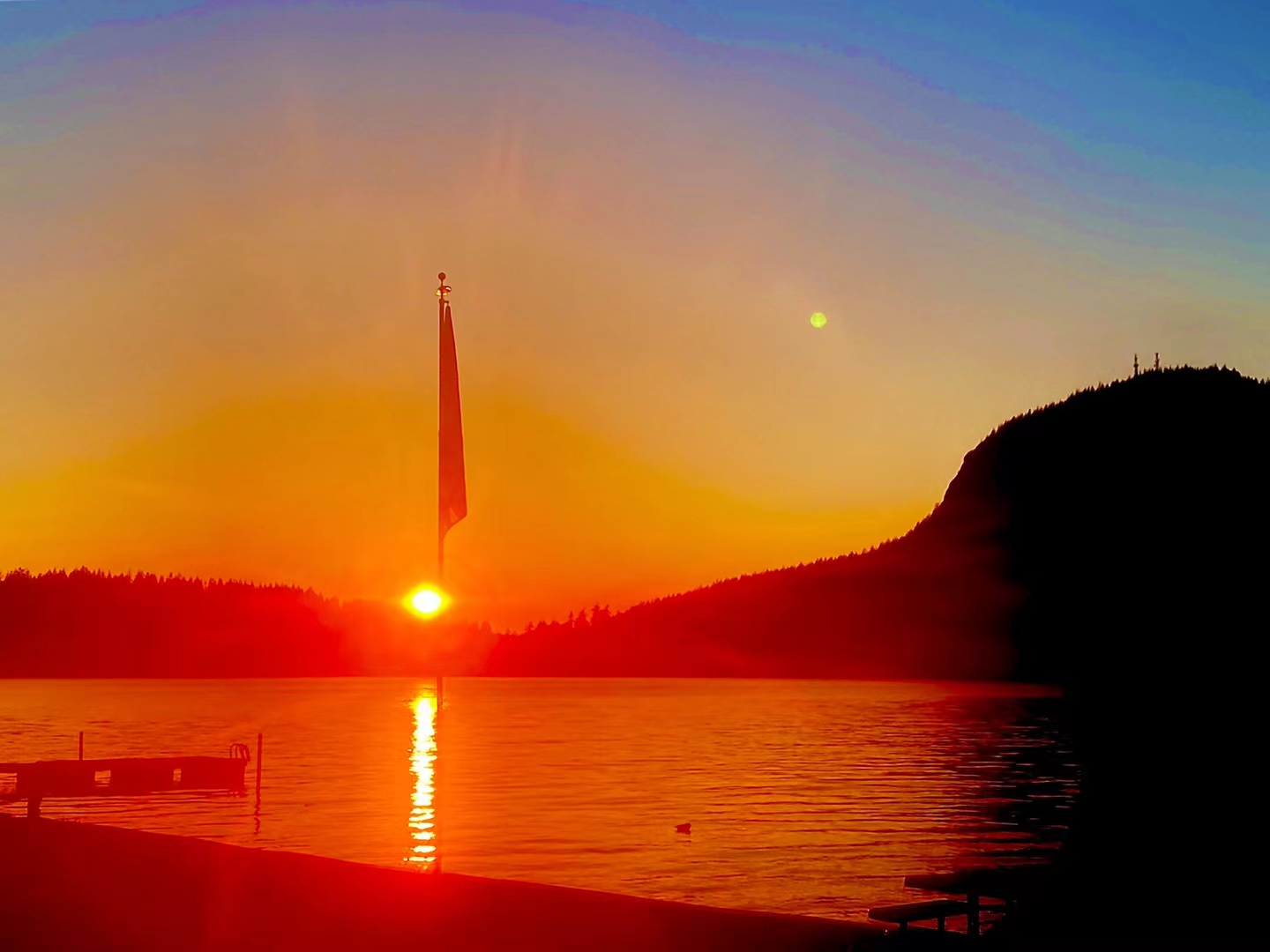 山映斜阳天接水《首发》