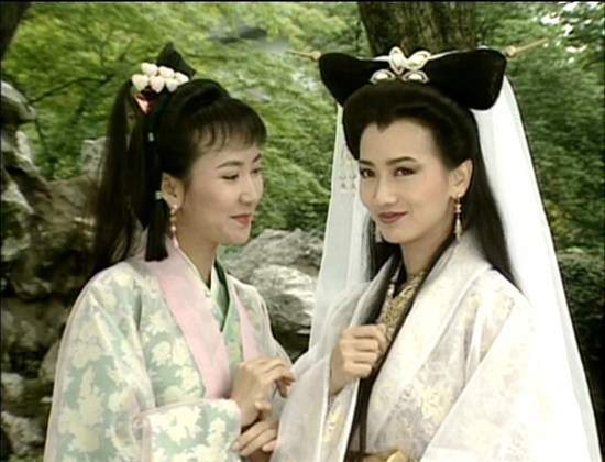 青  儿:  姐姐,算了吧,桥还没有断,许仙的情早已断了,你就别痴心妄想