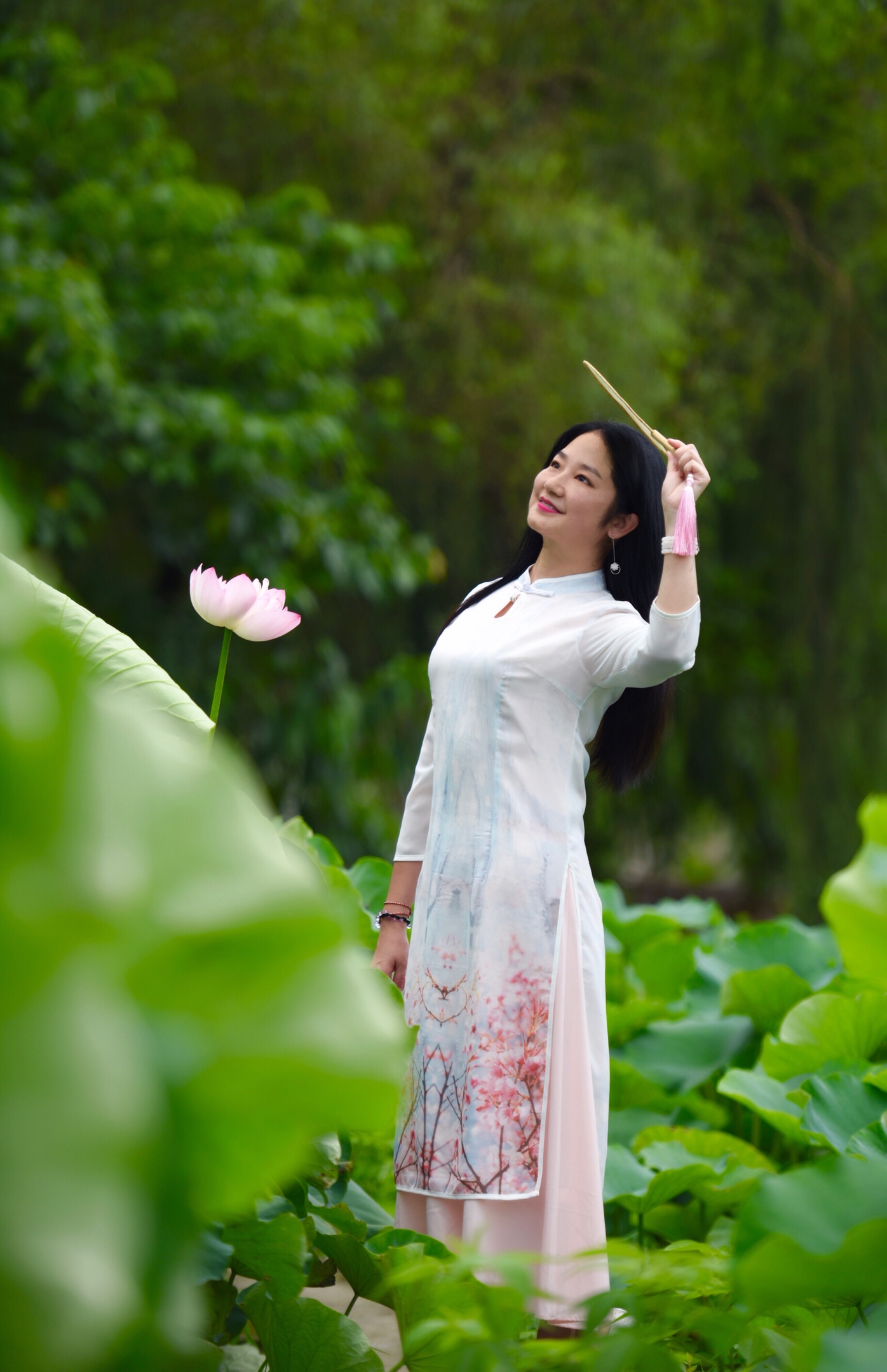 素衣古韵醉了莲池