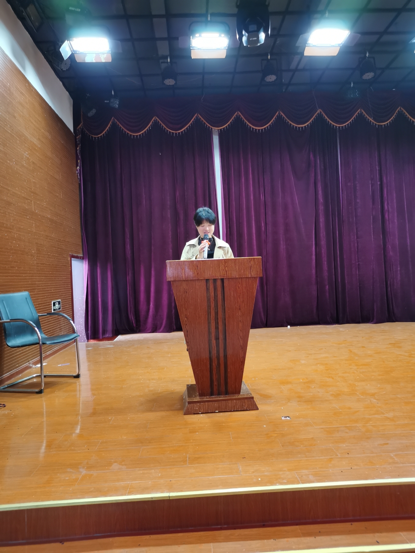 新星学校"九年级联考表彰暨动员大会"隆重召开