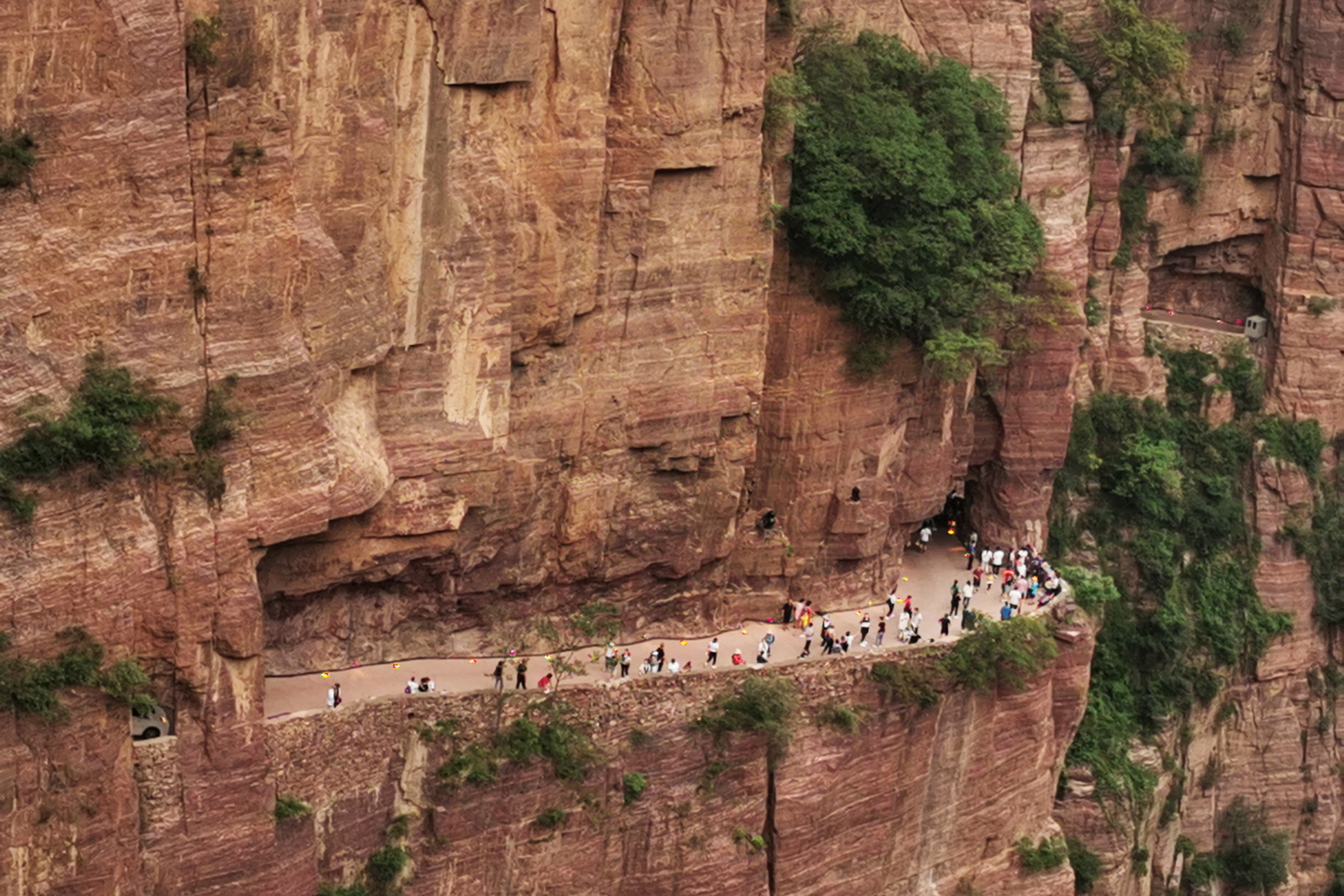 山西郭亮村挂壁公路图片