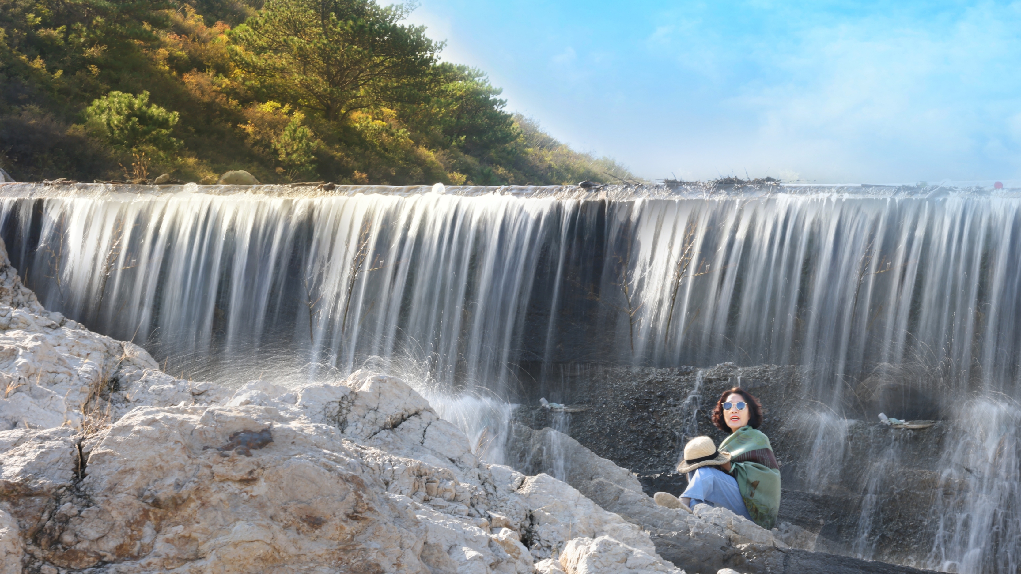 遥看瀑布挂前川(环境人像)