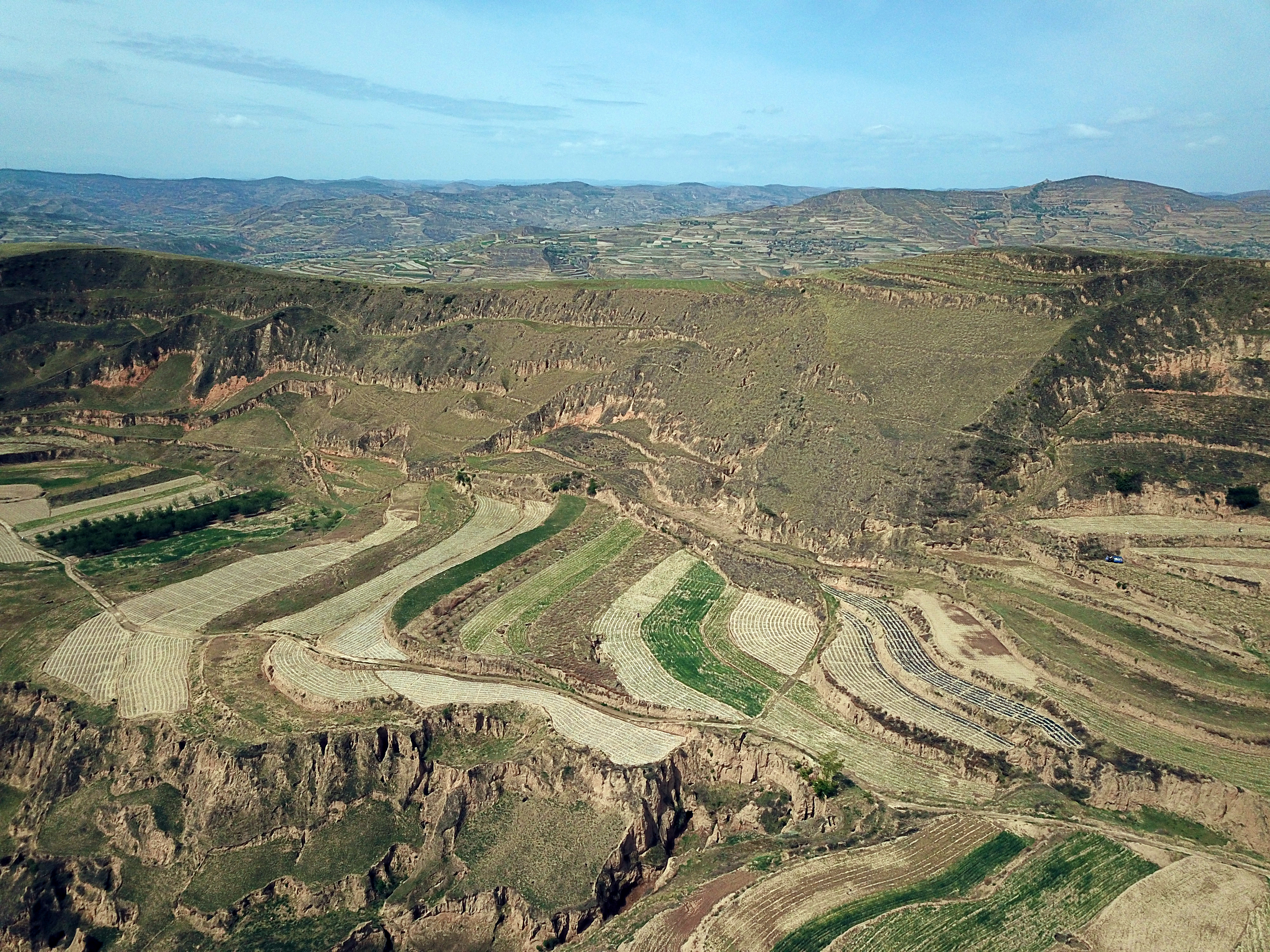 美丽乡村一角定西市通渭县襄南乡偏神湾社牛孟滩