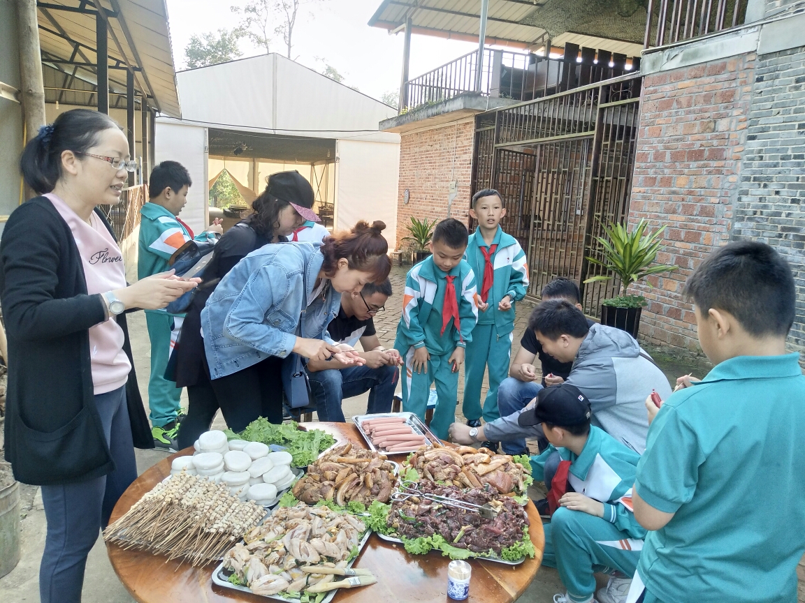 聚焦Ⅱ就在今天芒市三小200班同学走进载瓦拥他们去干什么