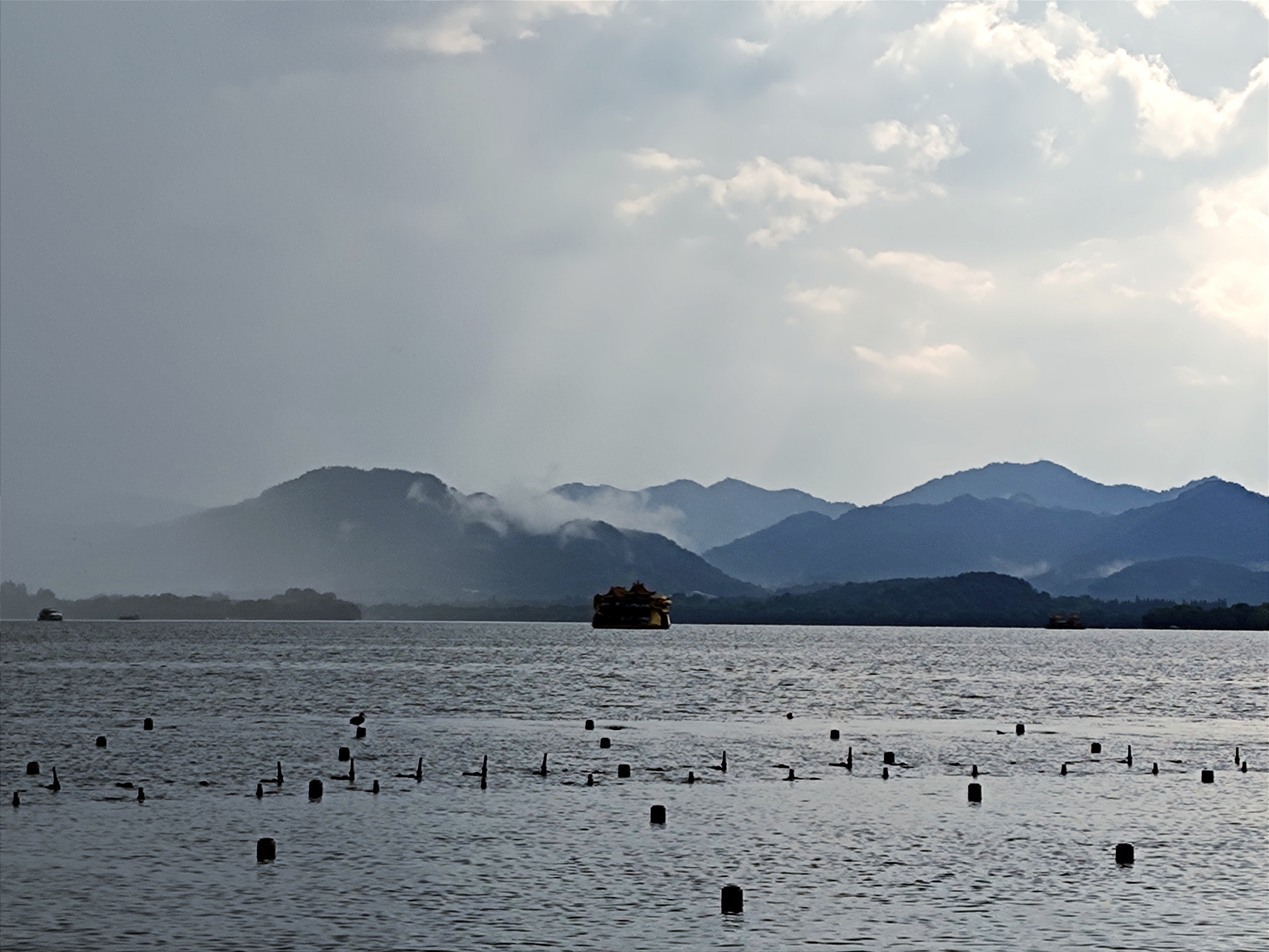 【原创首发】山色空蒙雨亦奇(雨西湖)