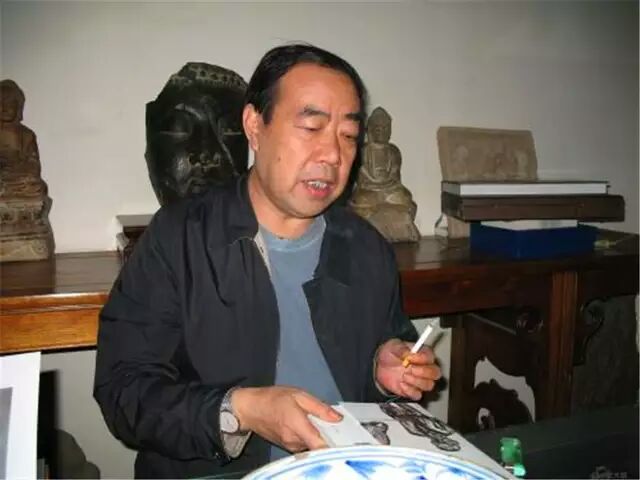 目录声明: 名家百科 贾平凹,1952年2月21日生于陕西省商洛市丹凤县棣