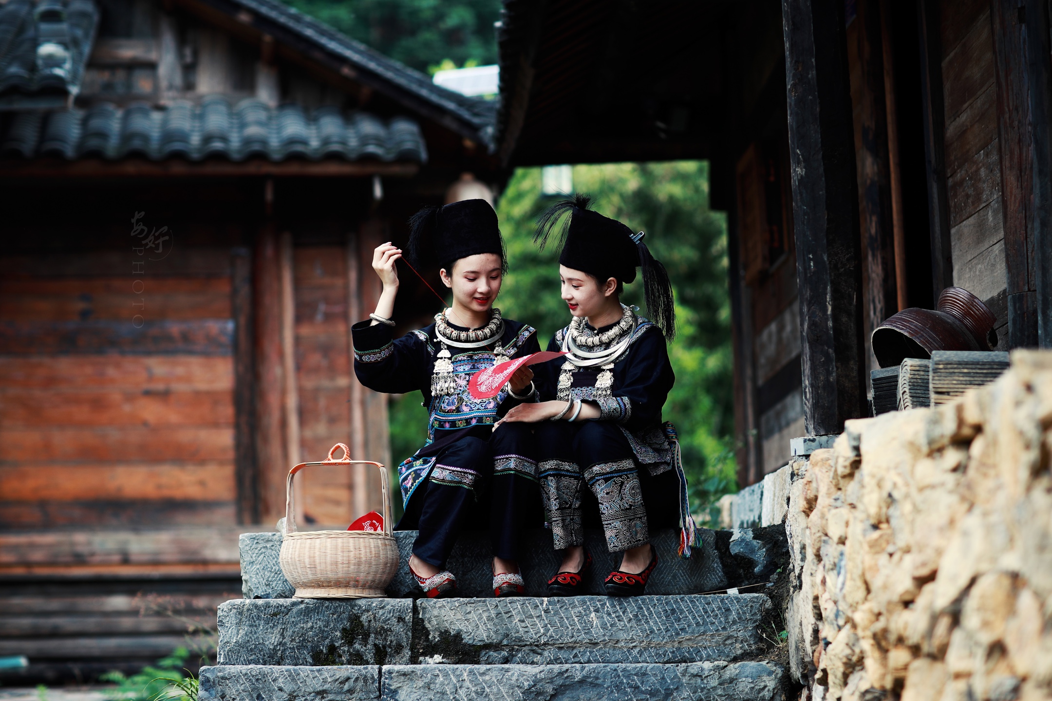 荔波摄影协会水旅姑娘拍摄活动出镜孪生姐妹摄影安好场景水甫水族寨