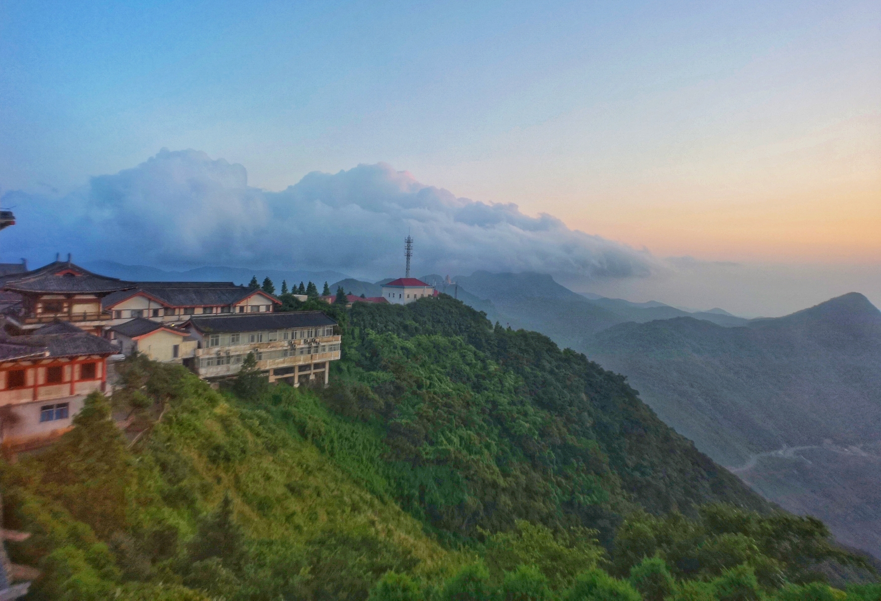 大洪山脉图片