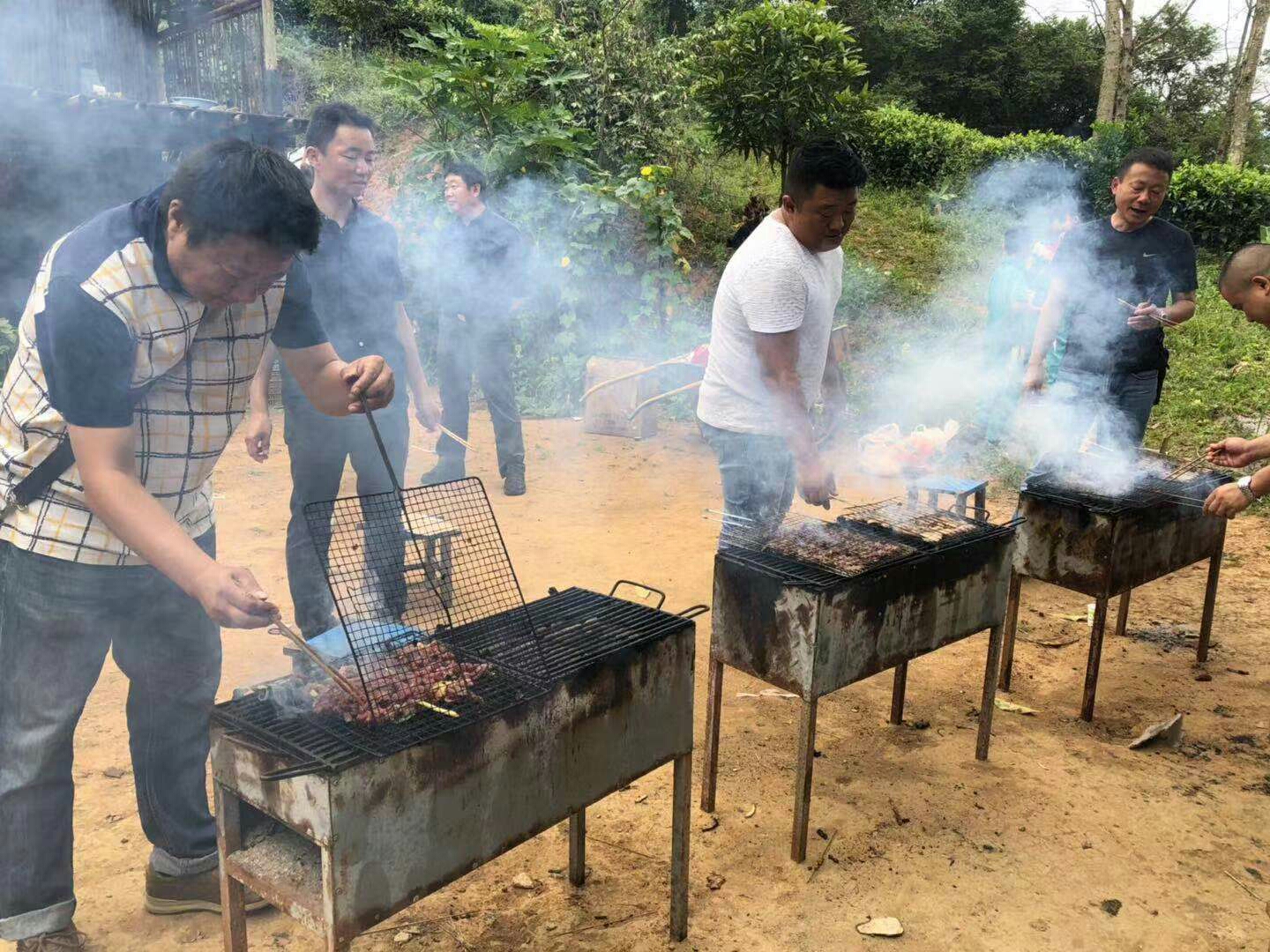 聚焦Ⅱ就在今天芒市三小200班同学走进载瓦拥他们去干什么
