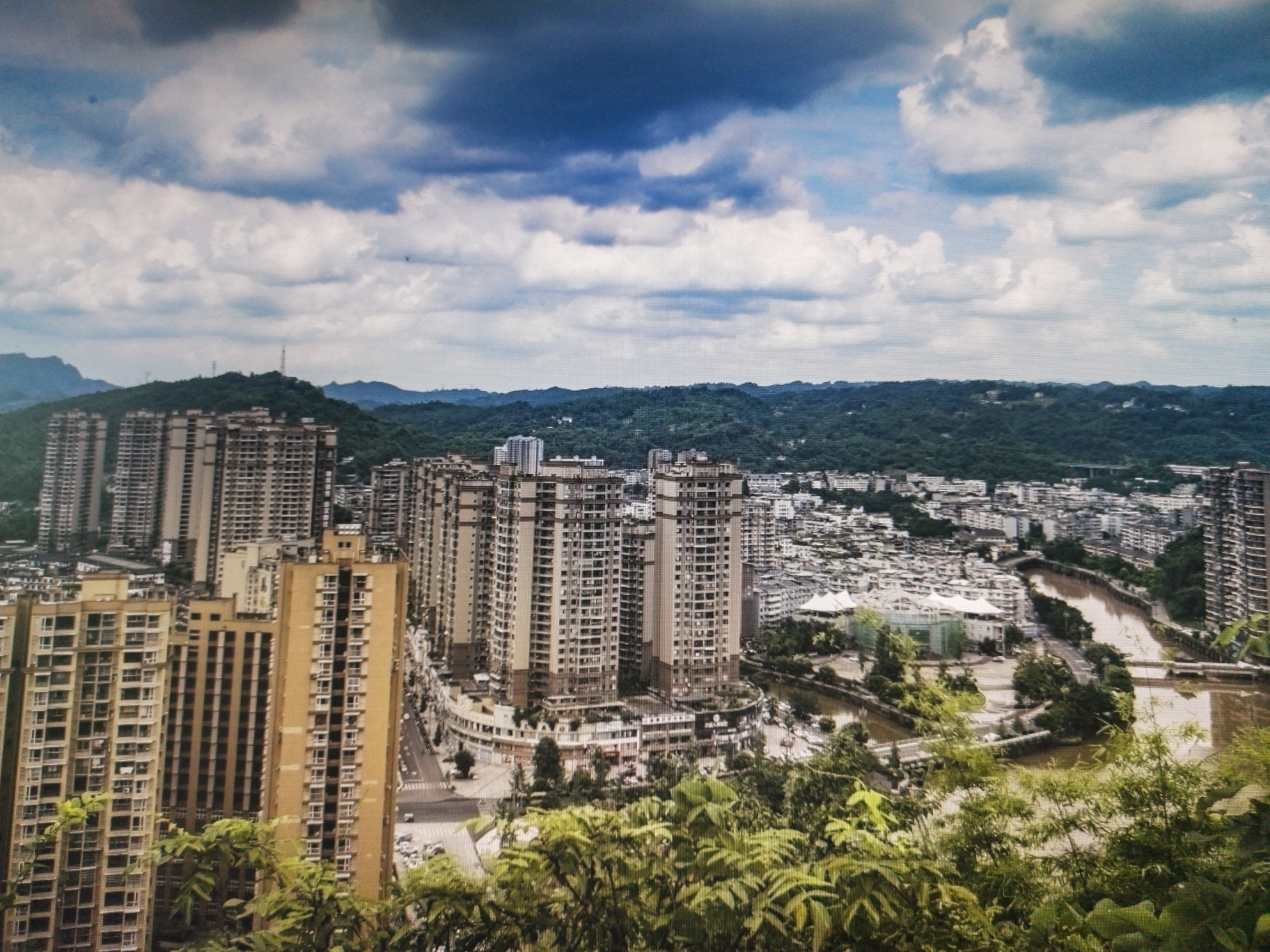 庆祝建国七十周年一组手机随拍记录沐川县城的变迁和山水风光让您在