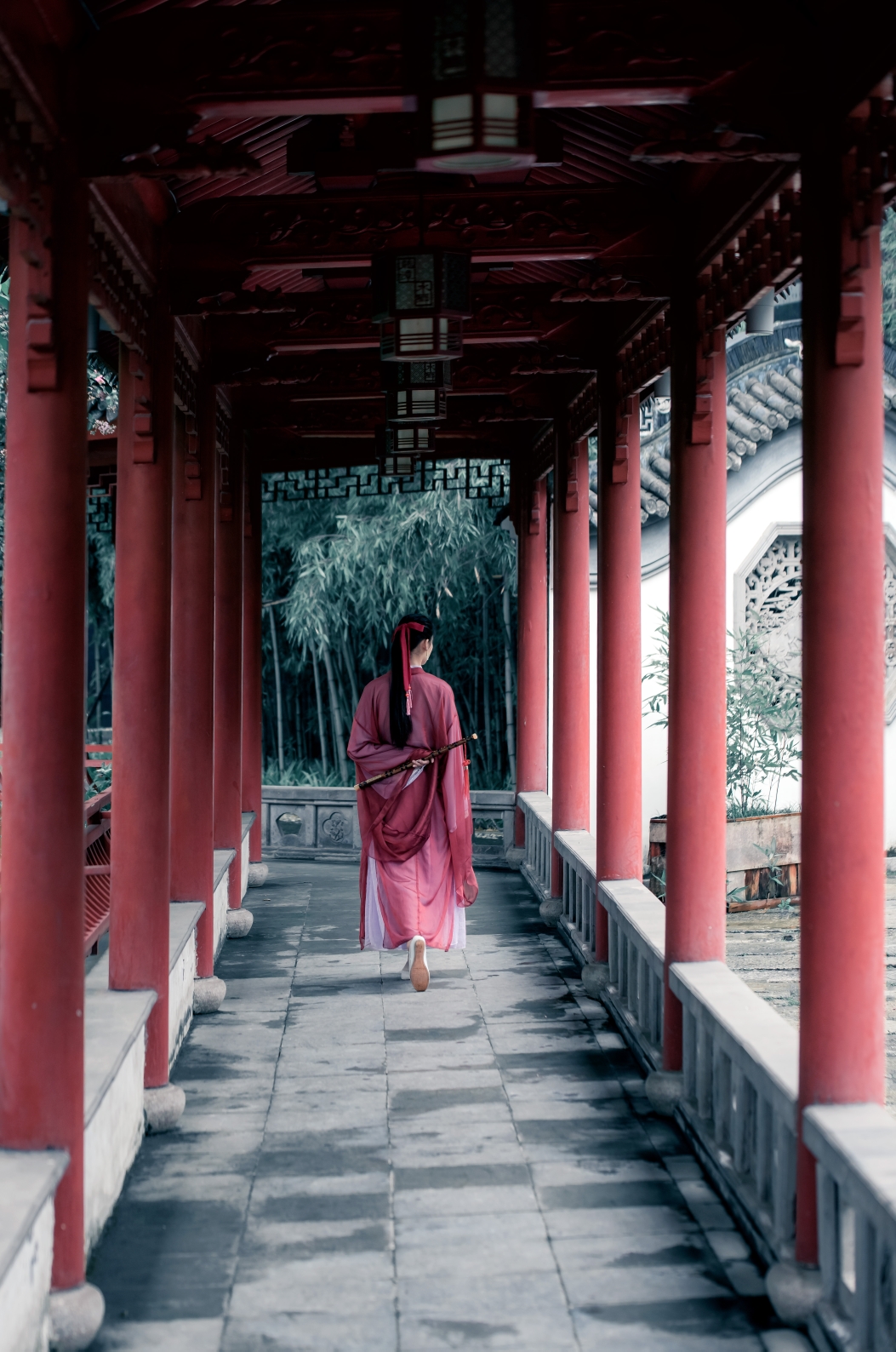 伊人心碎,英雄不悔,擦肩而过不留恋,花繁,花枯,花残,花败,花的一生都