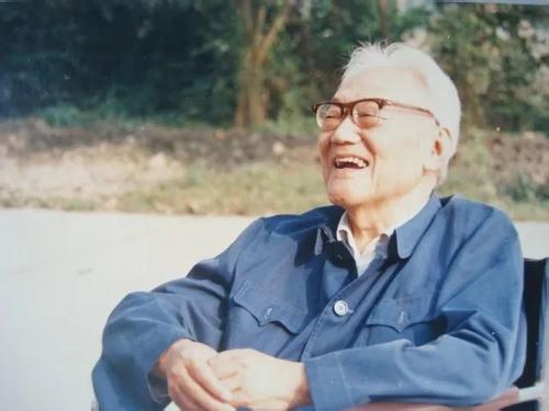 巴金巴金(1904年11月25日-2005年10月17日),原名李尧棠,汉族,四川成都