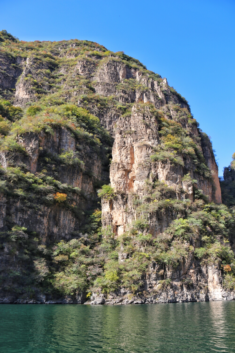 京津冀旅遊年卡可以免費進入景區,同時還能免費坐船一次.