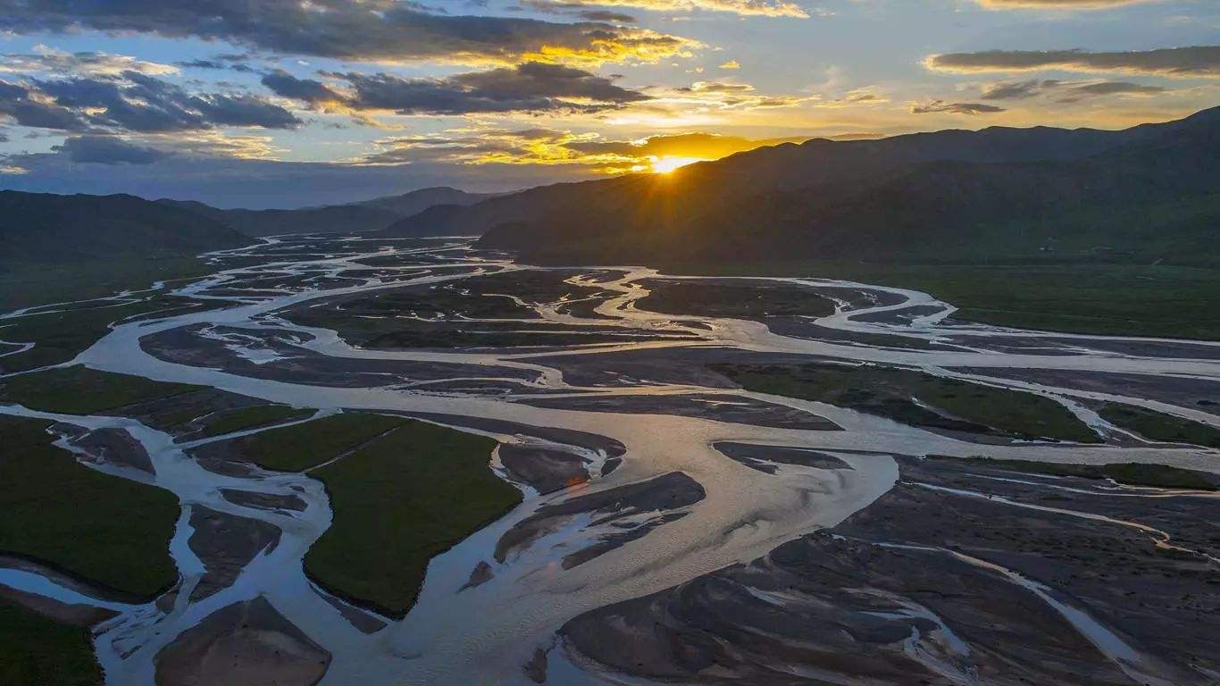 配乐诗朗诵河床作者昌耀朗诵老榕树下