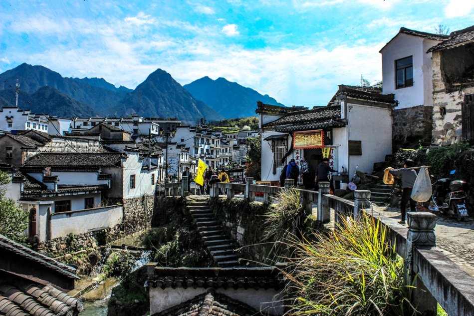 走进中国首个摄影小镇安徽绩溪家朋乡,在磡头村重温美妙慢时光.