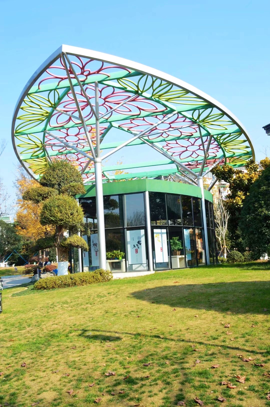 健身休闲娱乐的好去处新街中心公园