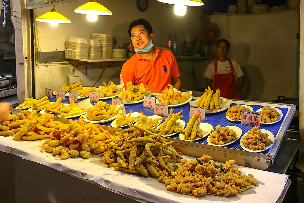 正宗泰北美食小吃去清萊夜市美食廣場可得好好品嚐這些美食