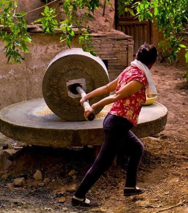 婆娘们诵老顽童