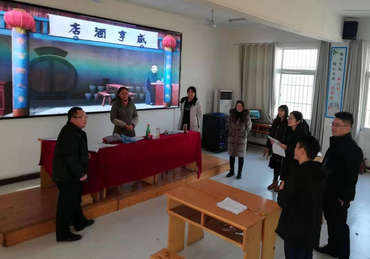 牵手经典演绎青春康驿镇第二中学成功举办课本剧展演活动