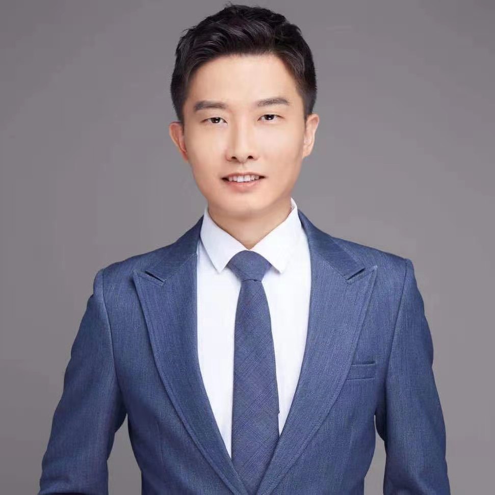 袁丁:青年朗诵,配音演员;先后毕业于中国音乐学院,中国传媒大学;北京