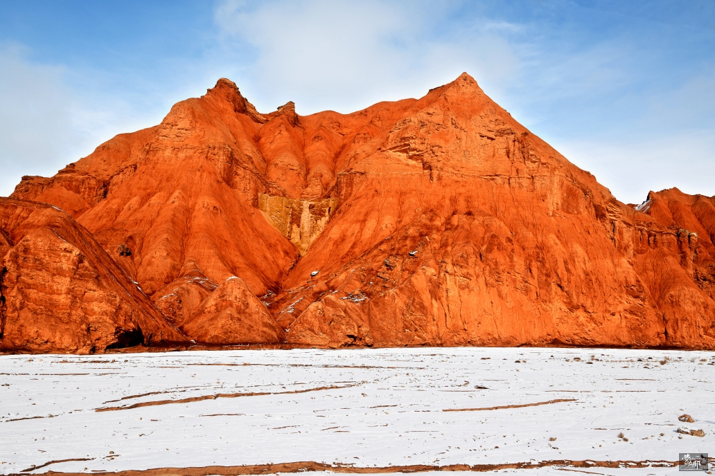 阿克苏拜城县雅丹地貌黑英山红丹霞3