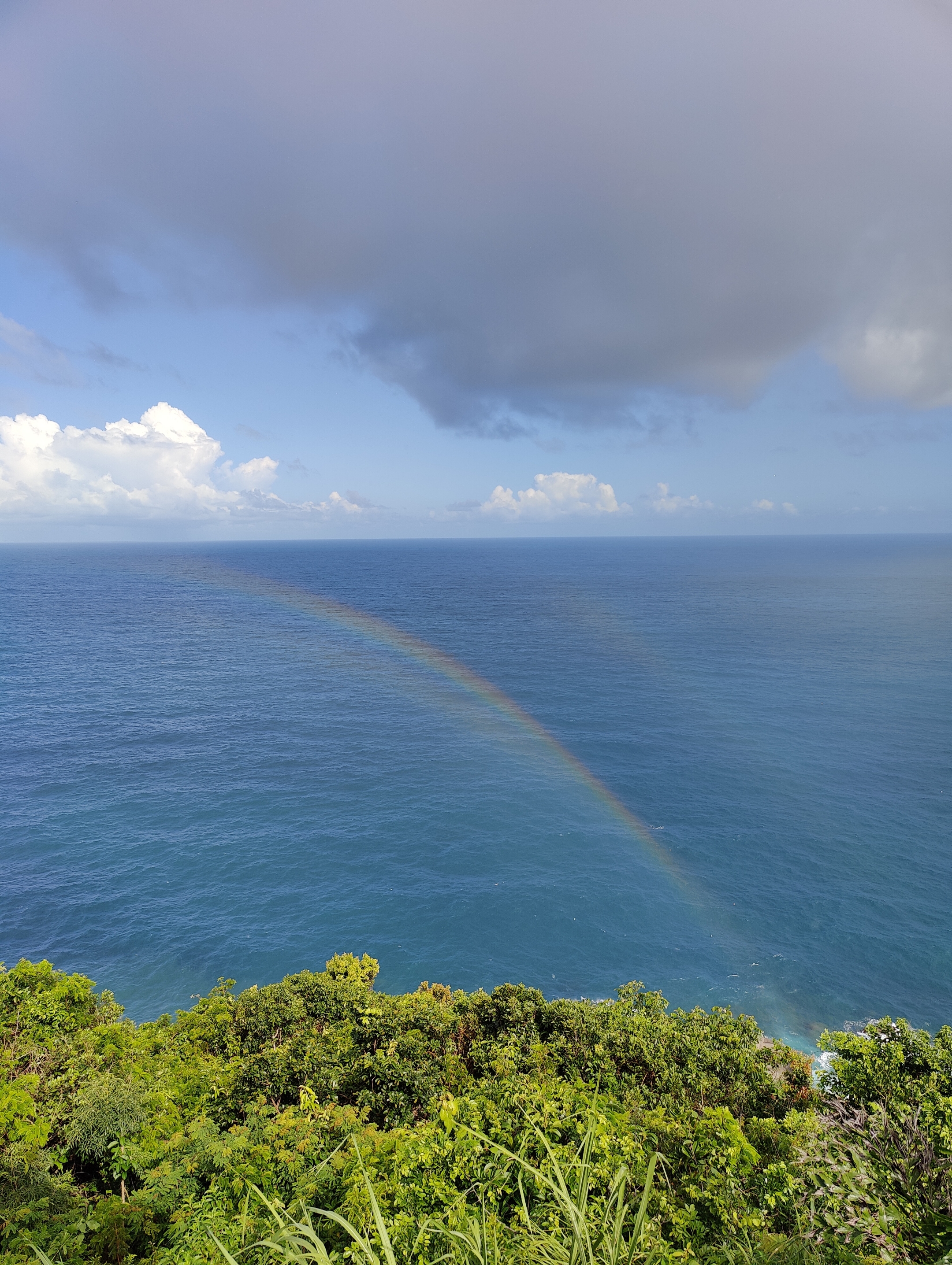 相遇大海, 面对浩瀚. 最惬意, 与海风同行. 最舒心, 拥浪花入怀.