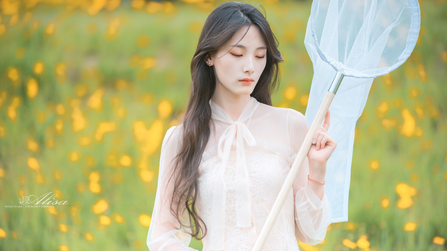 同行:黄悦领出镜:赵子琪拍摄:@alisa女摄影师但这个季节真的就像汇聚