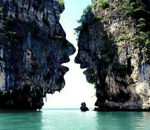 形态各异的奇石怪山