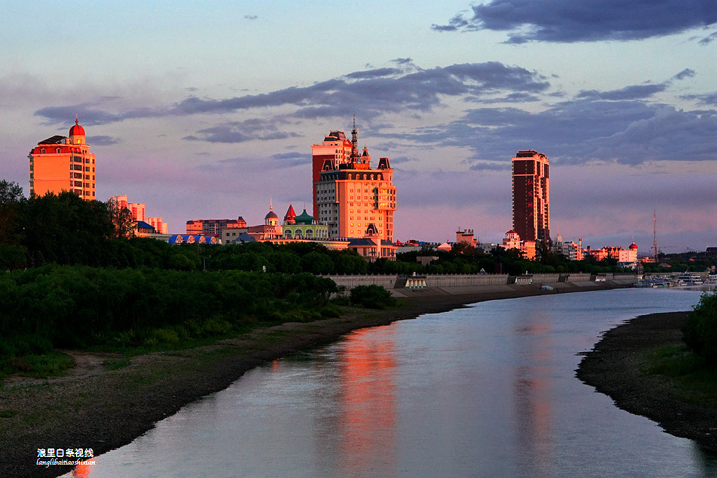 俄罗斯远东第三大城市,阿穆尔州首府布拉戈维申斯克(海兰泡)隔江相望