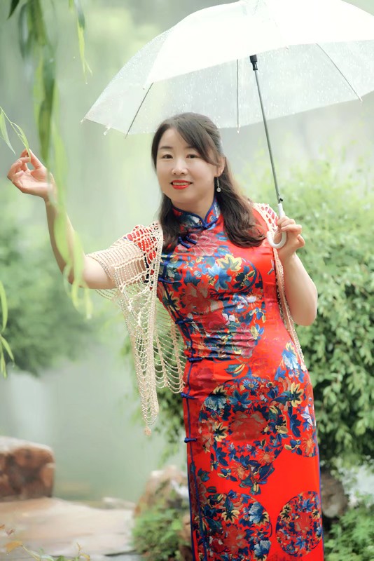 雨中旗袍