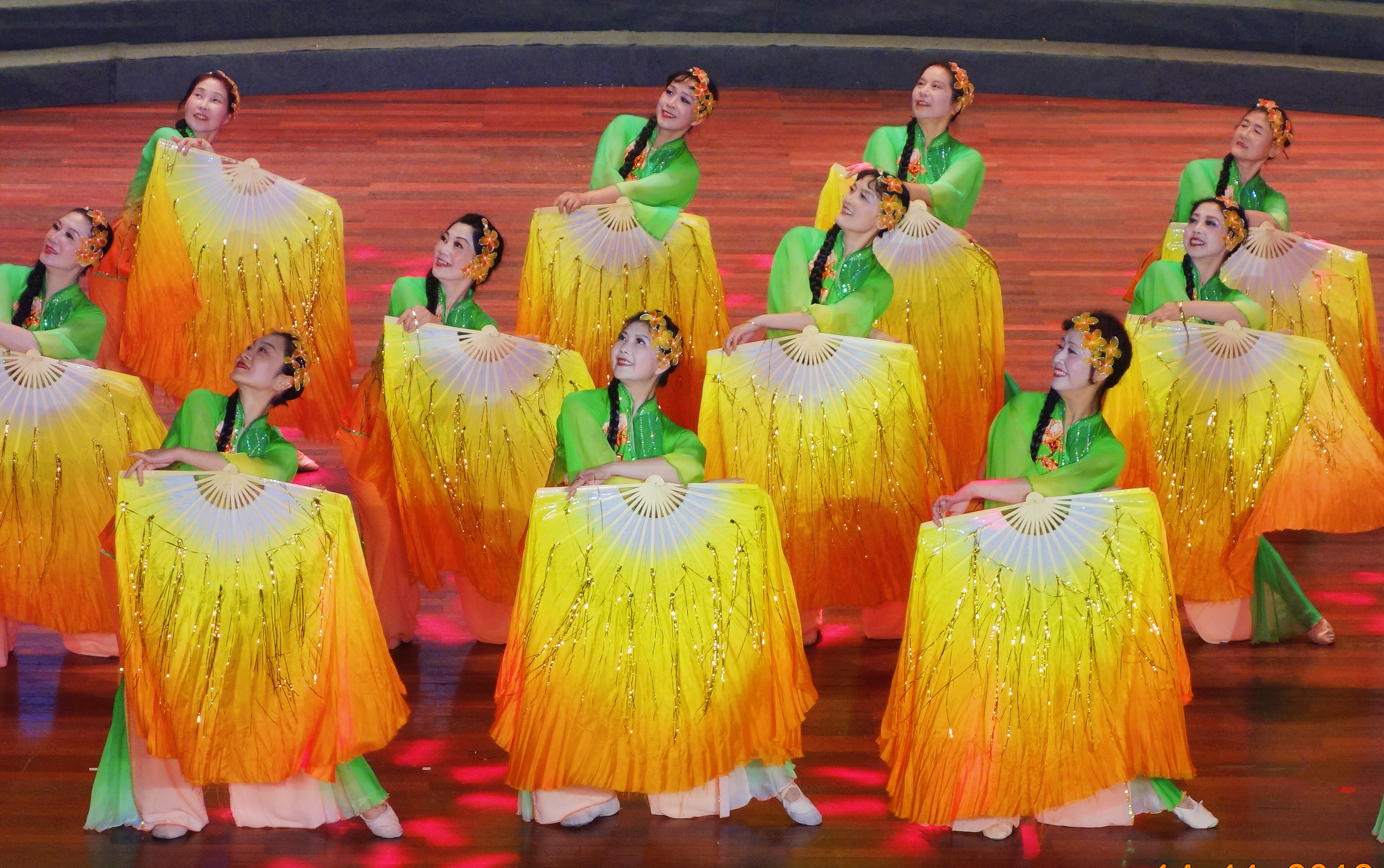 舞蹈在希望的田野上编导李春燕苏娜表演吴南萍俞春阳高勤芳等