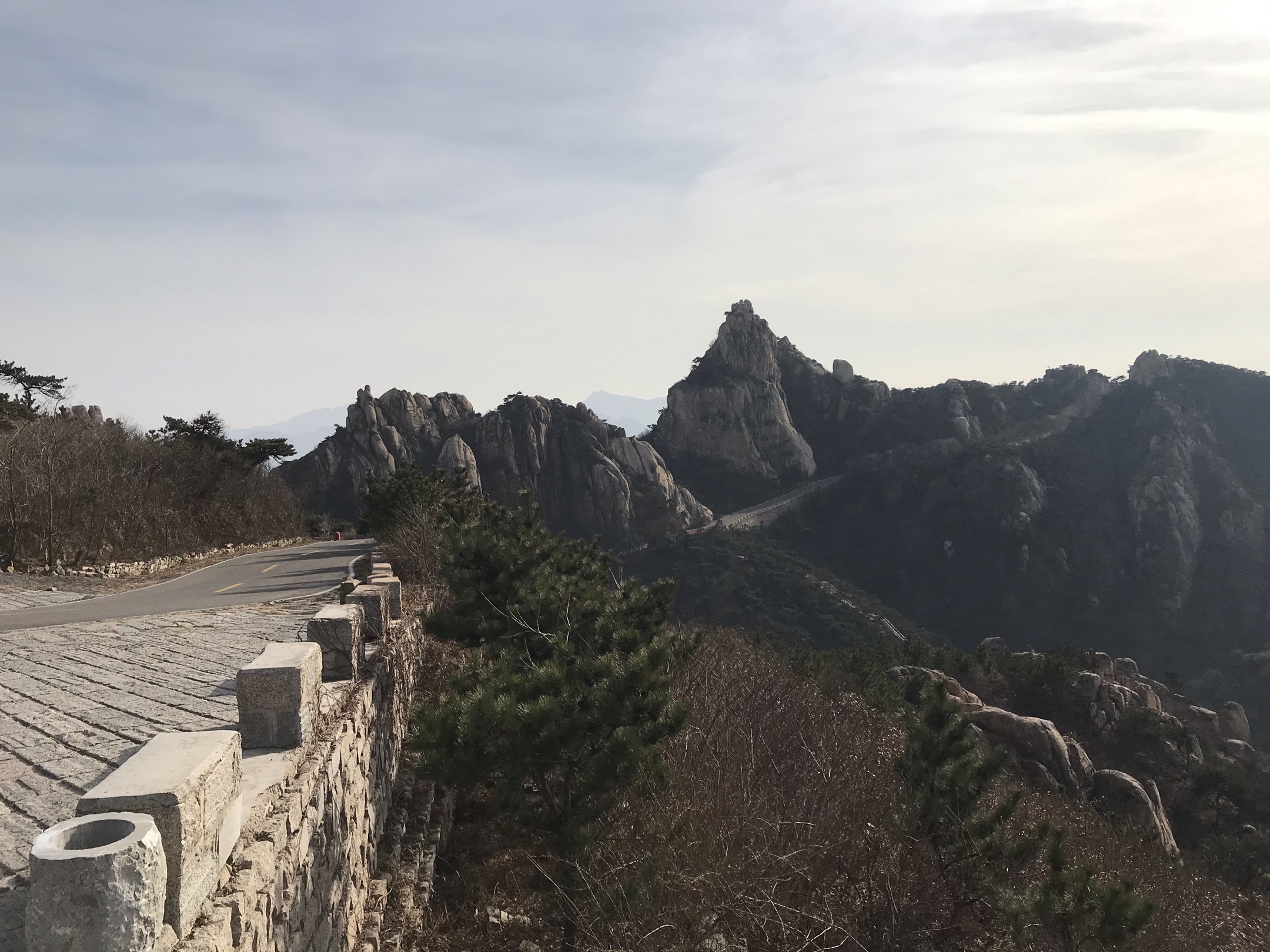 碧空云白冬阳灿景区游览九仙山