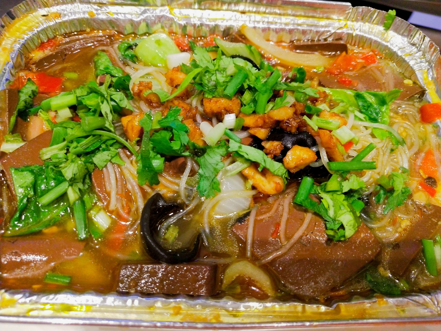制作人:张聪聪新疆拌米粉制作人:王月涛锡纸金针菇制作人:王立华石锅