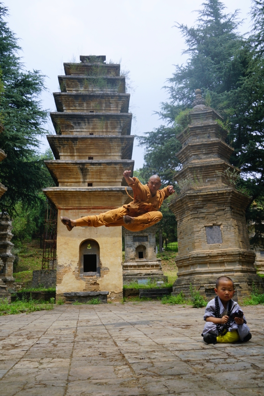 7月23日重游少林寺,恰好遇到少林寺武功高强的延波和只有三岁半的
