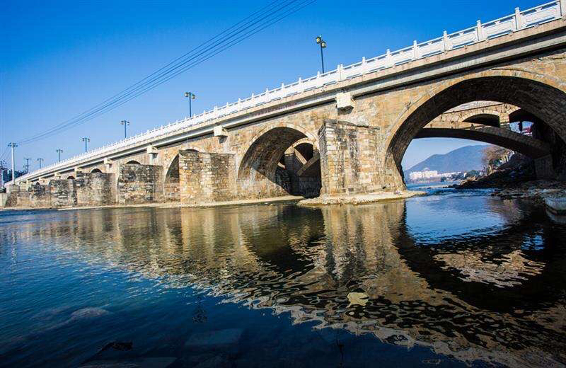 傲立沧桑五百年的河沥溪桥