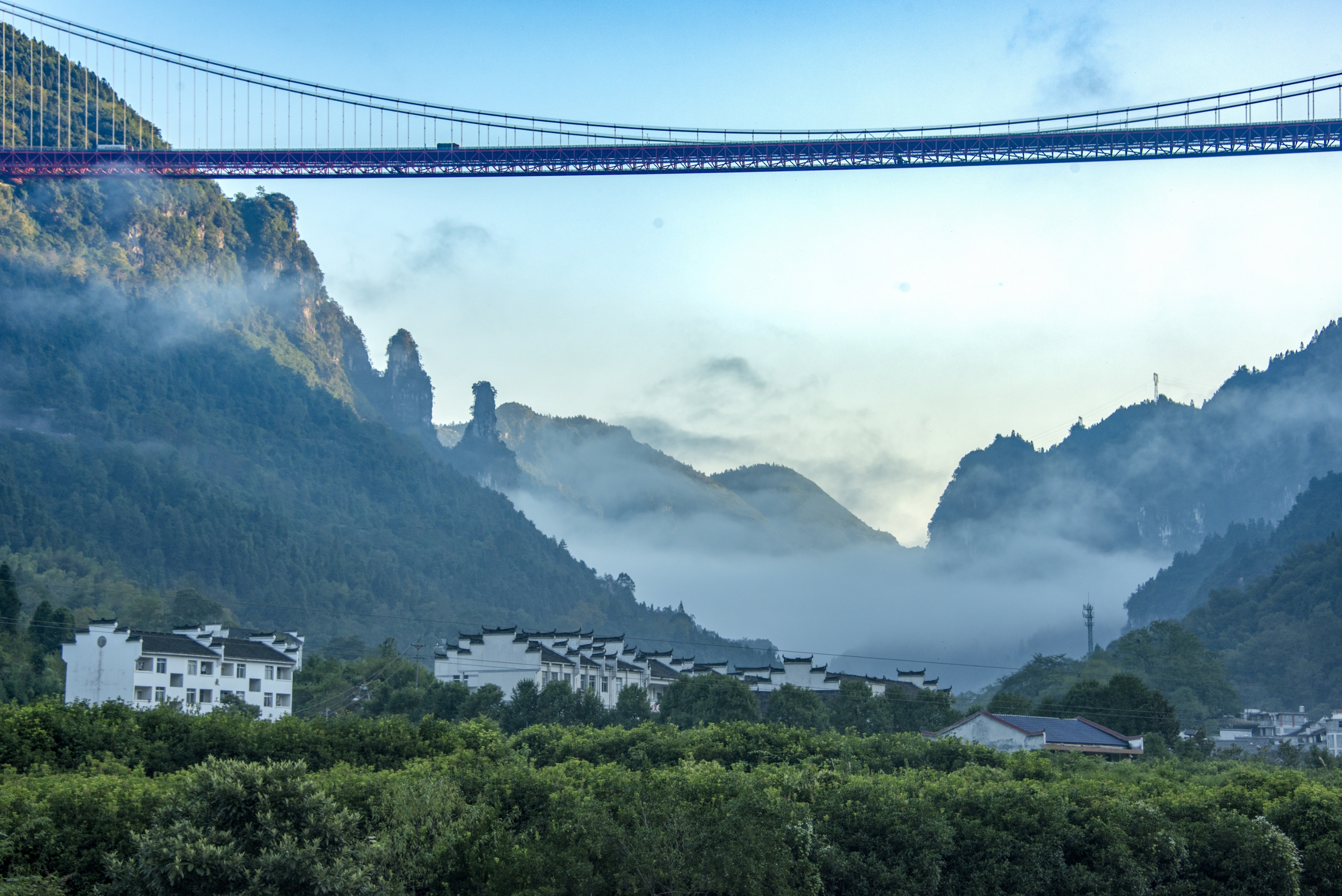 云端上的矮寨大桥