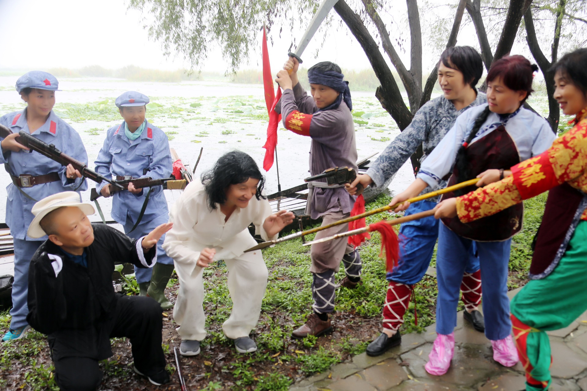 参加拍剧的同学(按接龙的顺序 王彩君 齐宝龙 夏加旺 谢晓冰